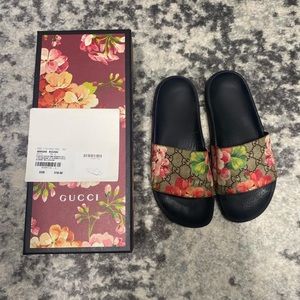 gucci flora slides size 38.